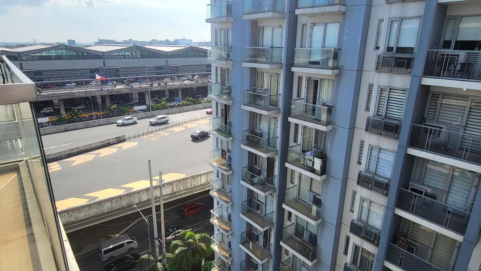 One Palm Tree Villas Condominium - Studio 10O With Balcony - Across Terminal 3 Airport Manila Eksteriør bilde